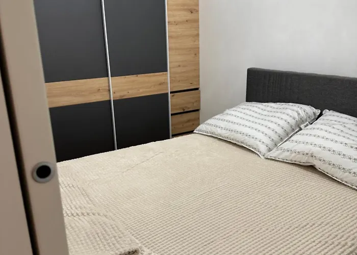 Nima's Modern *